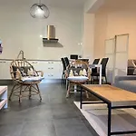 Marta Loft Diafano Con Jardin Y Aparcamiento En Historica דירה