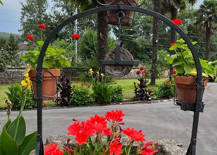 Marta Loft Diafano Con Jardin Y Aparcamiento En Historica Apartment