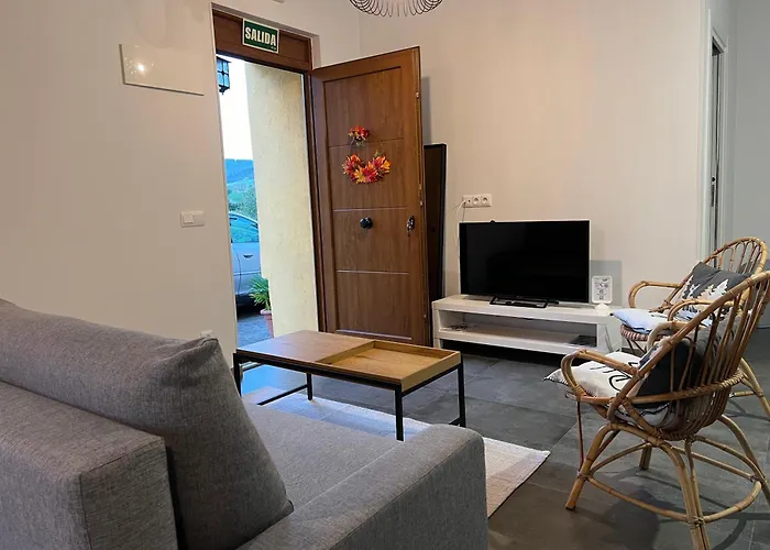 Marta Loft Diafano Con Jardin Y Aparcamiento En Historica Apartament Renedo de Pielagos